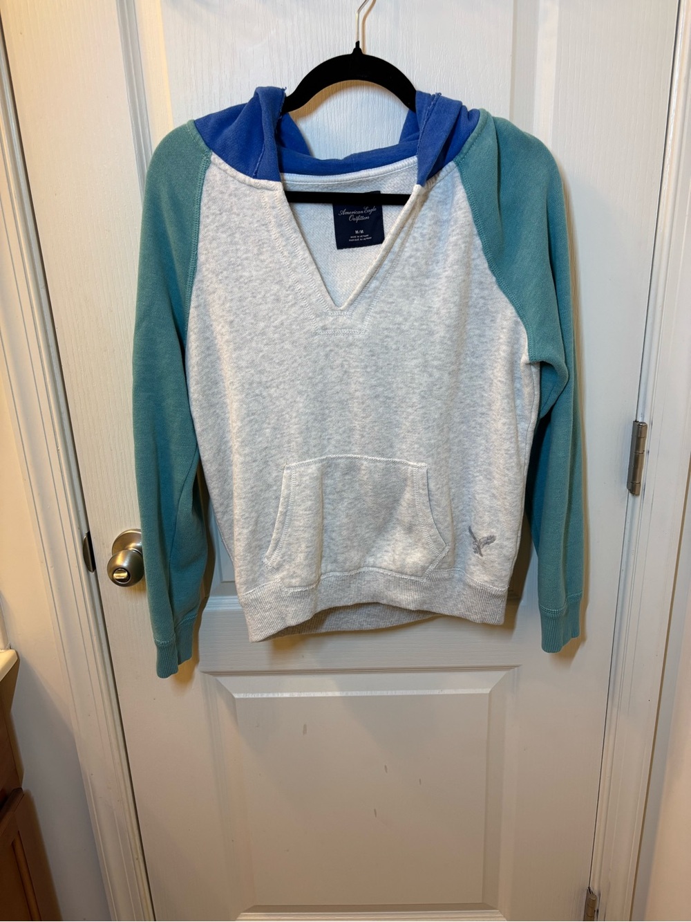 American Eagle Outfitters Women's Medium Colorblock Raglan Hoodie Gray Blue Teal
